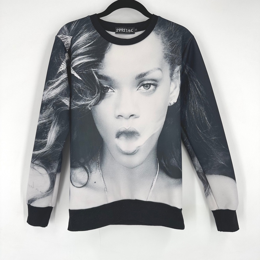 1991 INC Rihanna All Over Print Graphic Long‎ Sleeve Sweatshirt Top